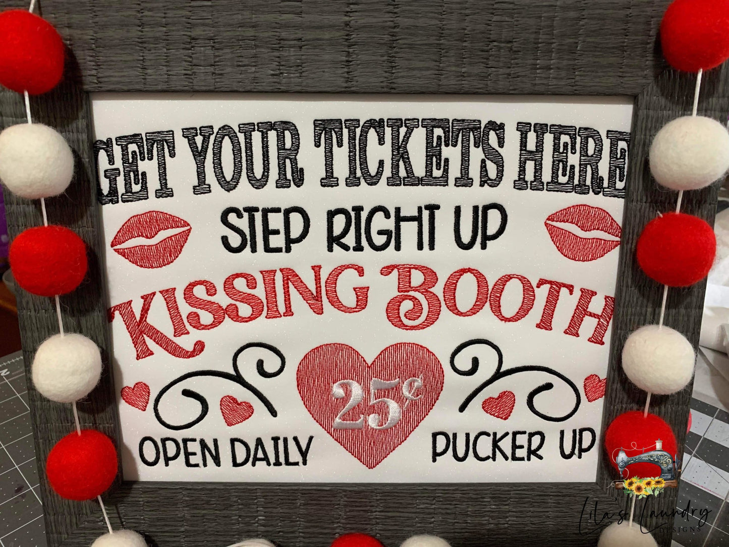 Kissing Booth Sketch - 3 sizes- Digital Embroidery Design