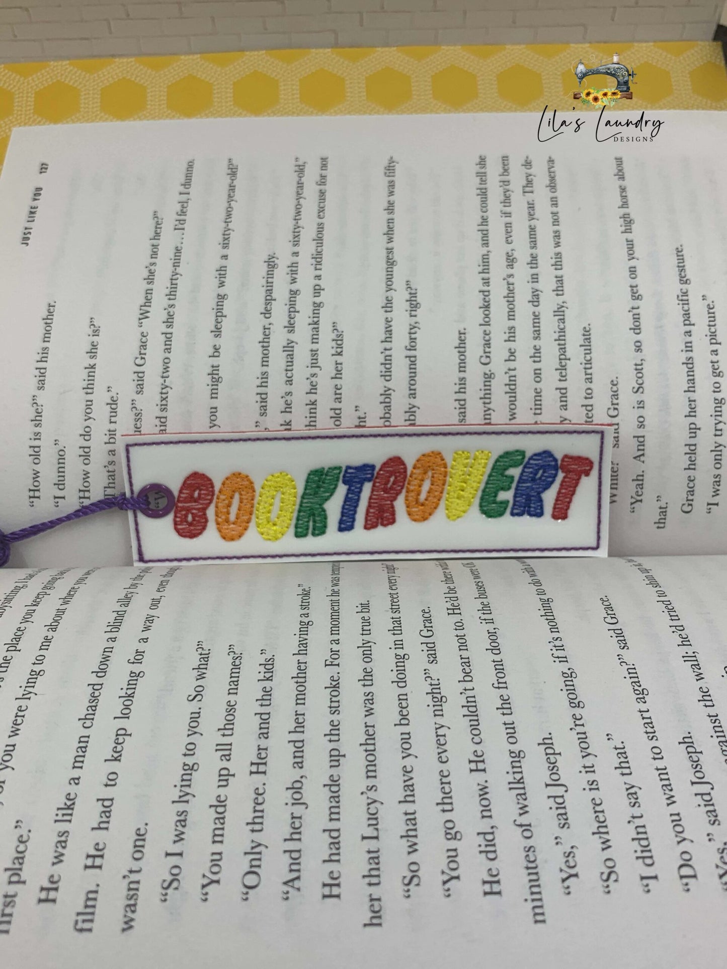 Booktrovert Bookmark - Digital Embroidery Design