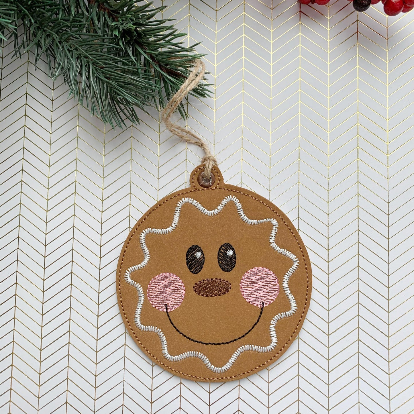 Round Gingerbread Ornament - Digital Embroidery Design