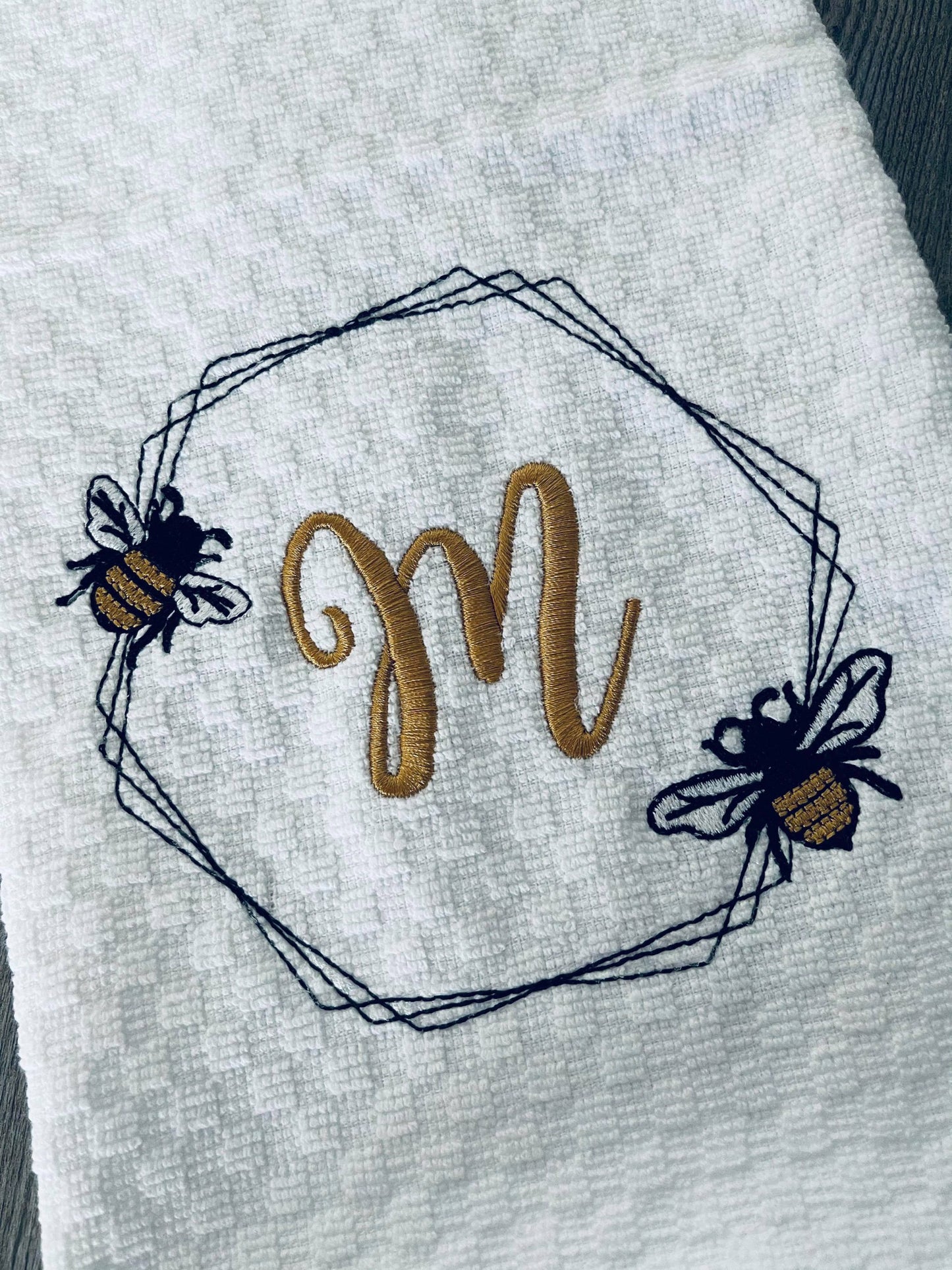 Bee Frame #1 - 4 sizes- Digital Embroidery Design