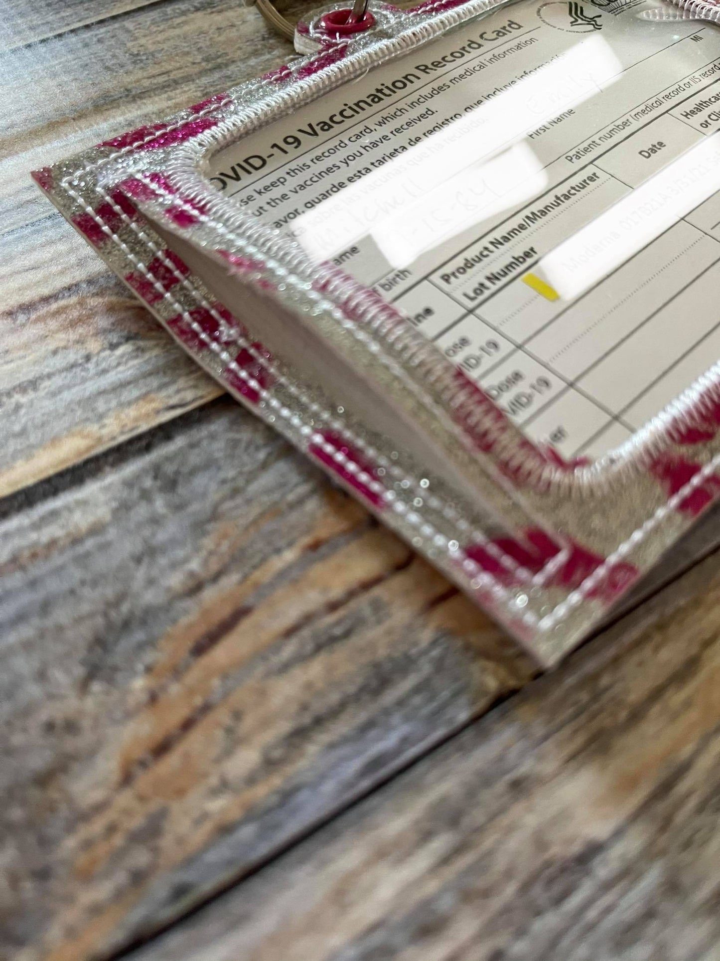 Vaccination Card Holder Eyelet 5x7