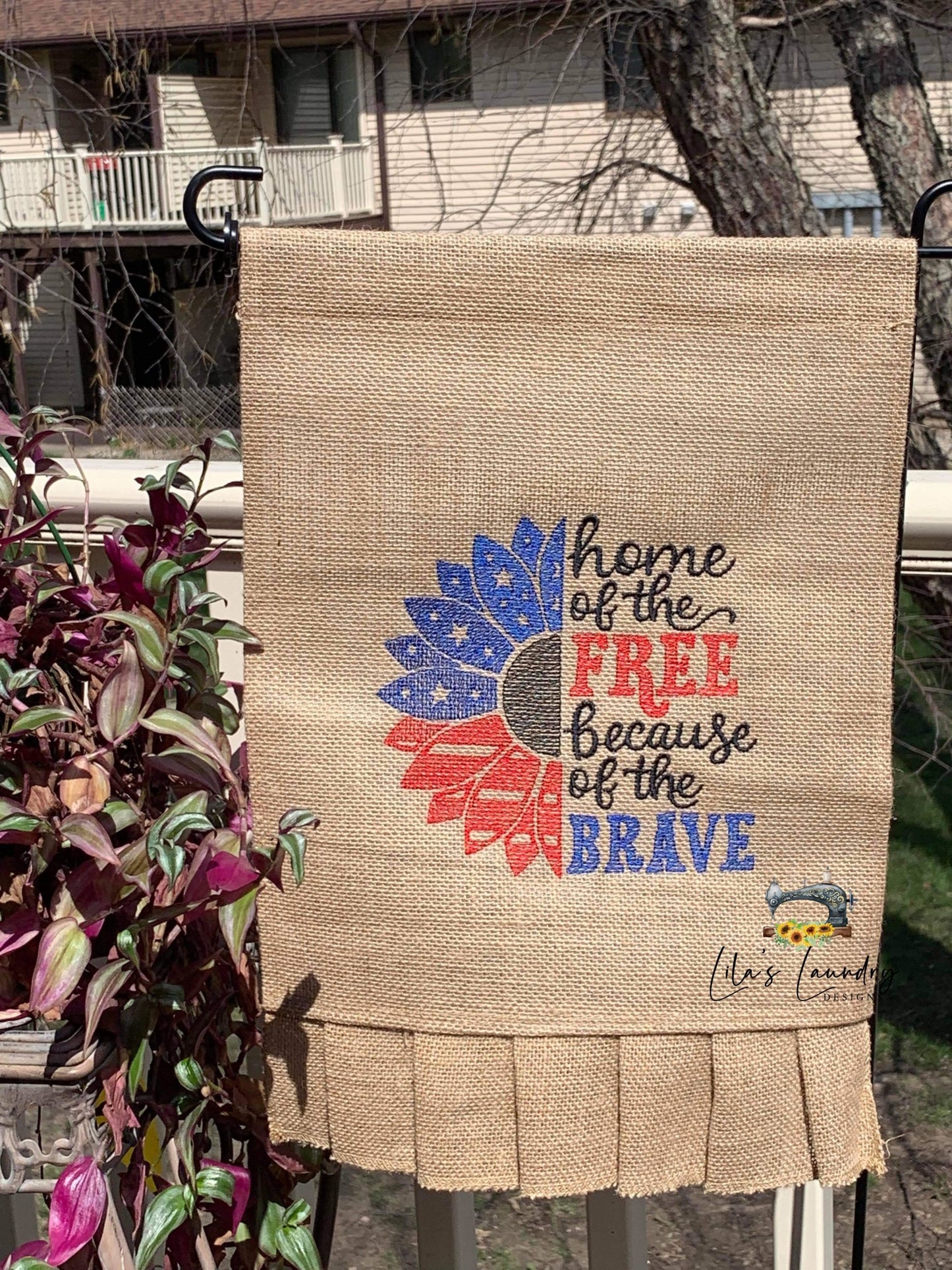Patriotic Sunflower Land of the Free - 3 sizes- Digital Embroidery Design