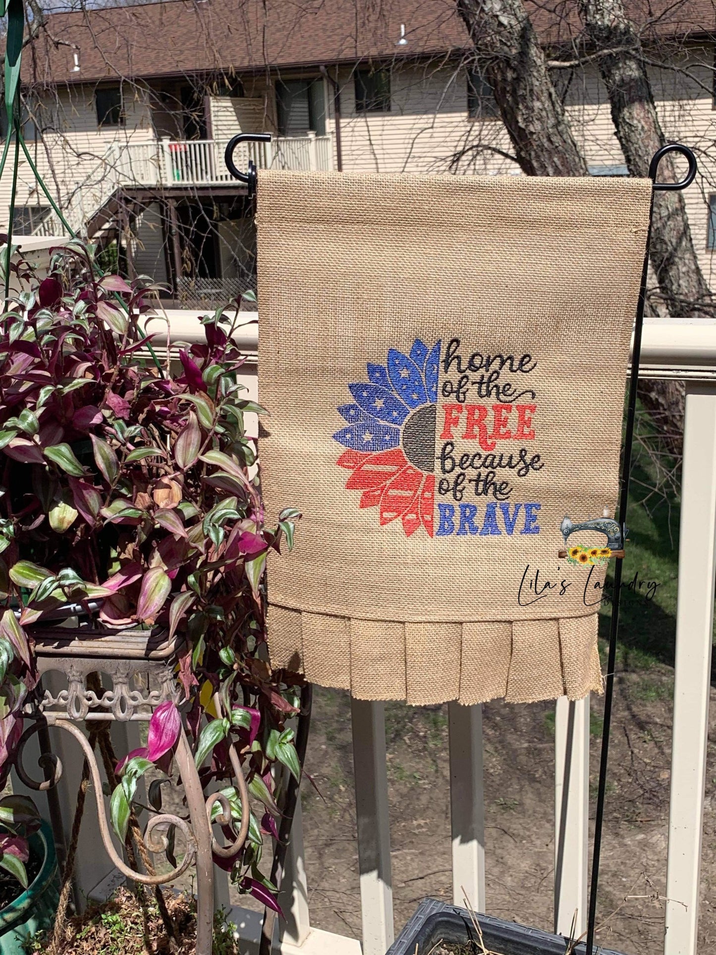 Patriotic Sunflower Land of the Free - 3 sizes- Digital Embroidery Design