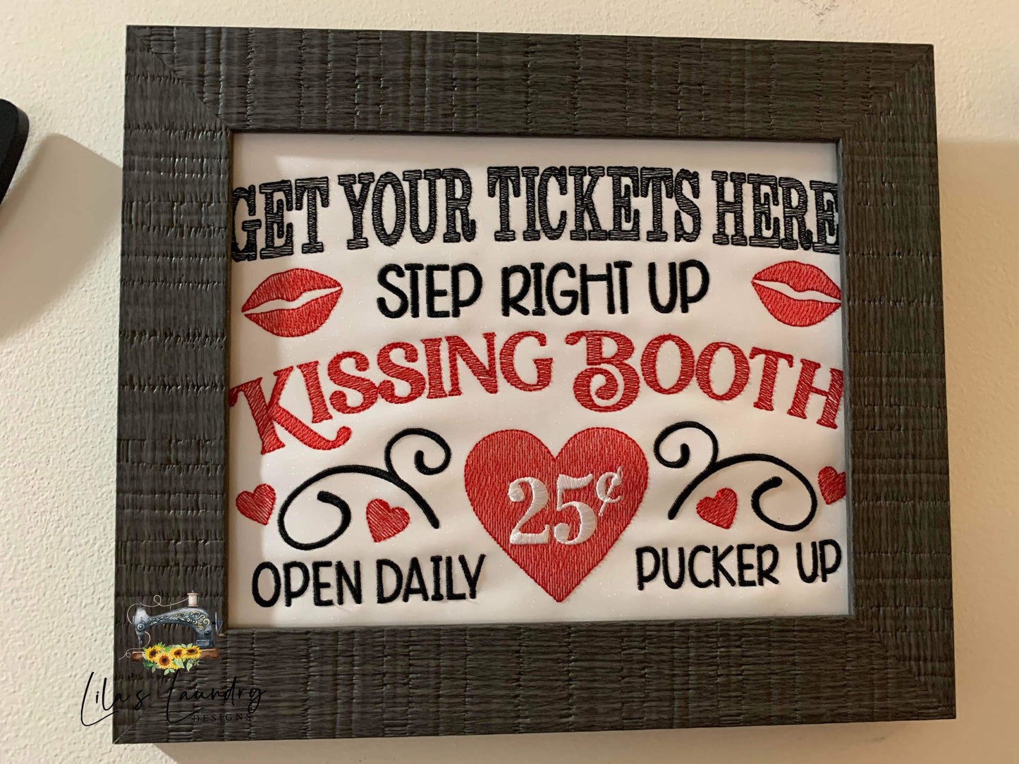Kissing Booth Sketch - 3 sizes- Digital Embroidery Design