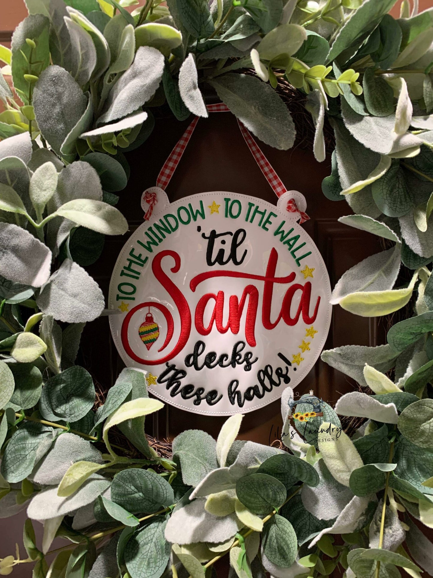 Santa Decks these halls Door Sign - 3 sizes - Digital Embroidery Design
