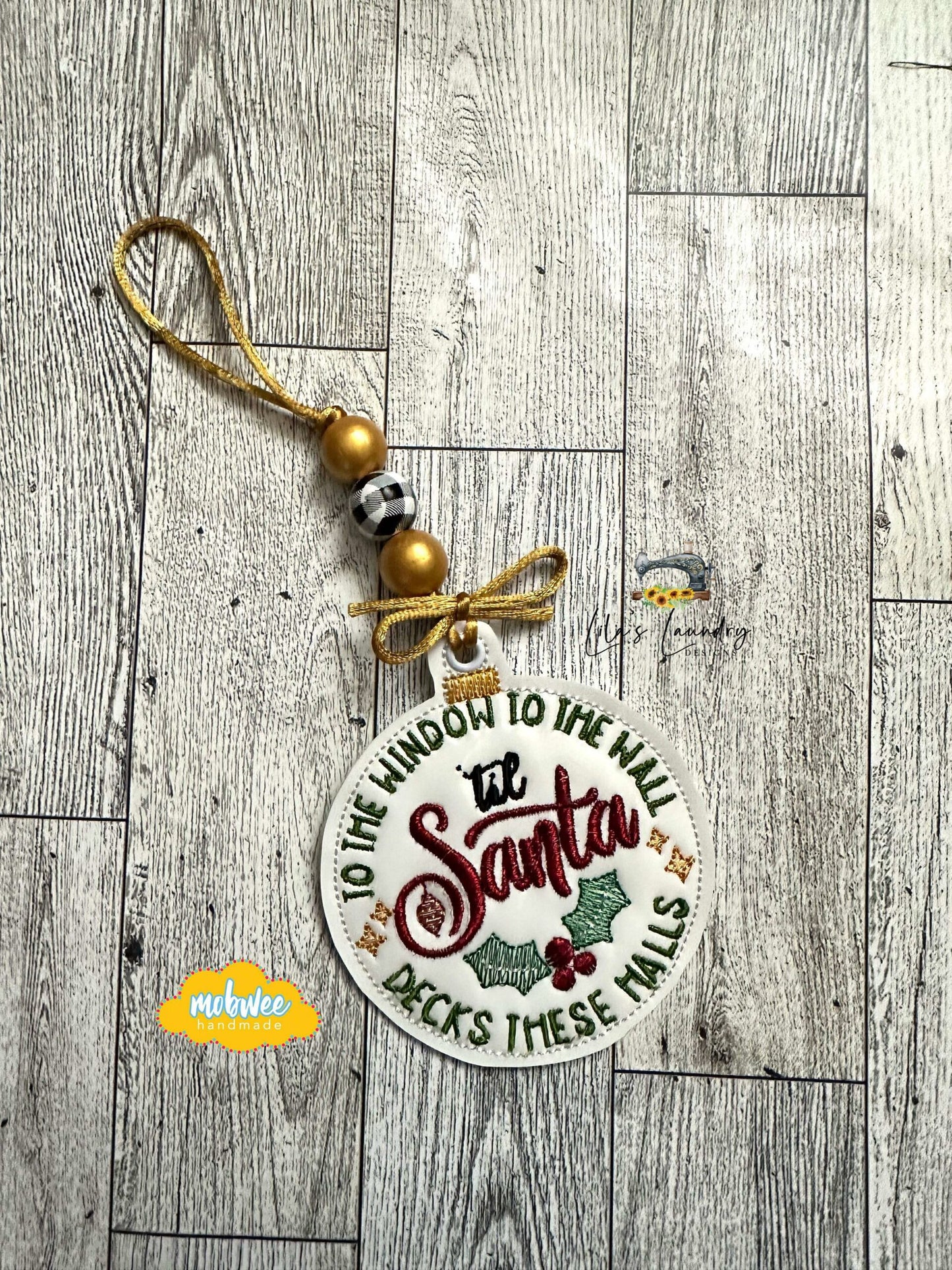 Santa Decks These Halls Ornament - Digital File - Embroidery Design