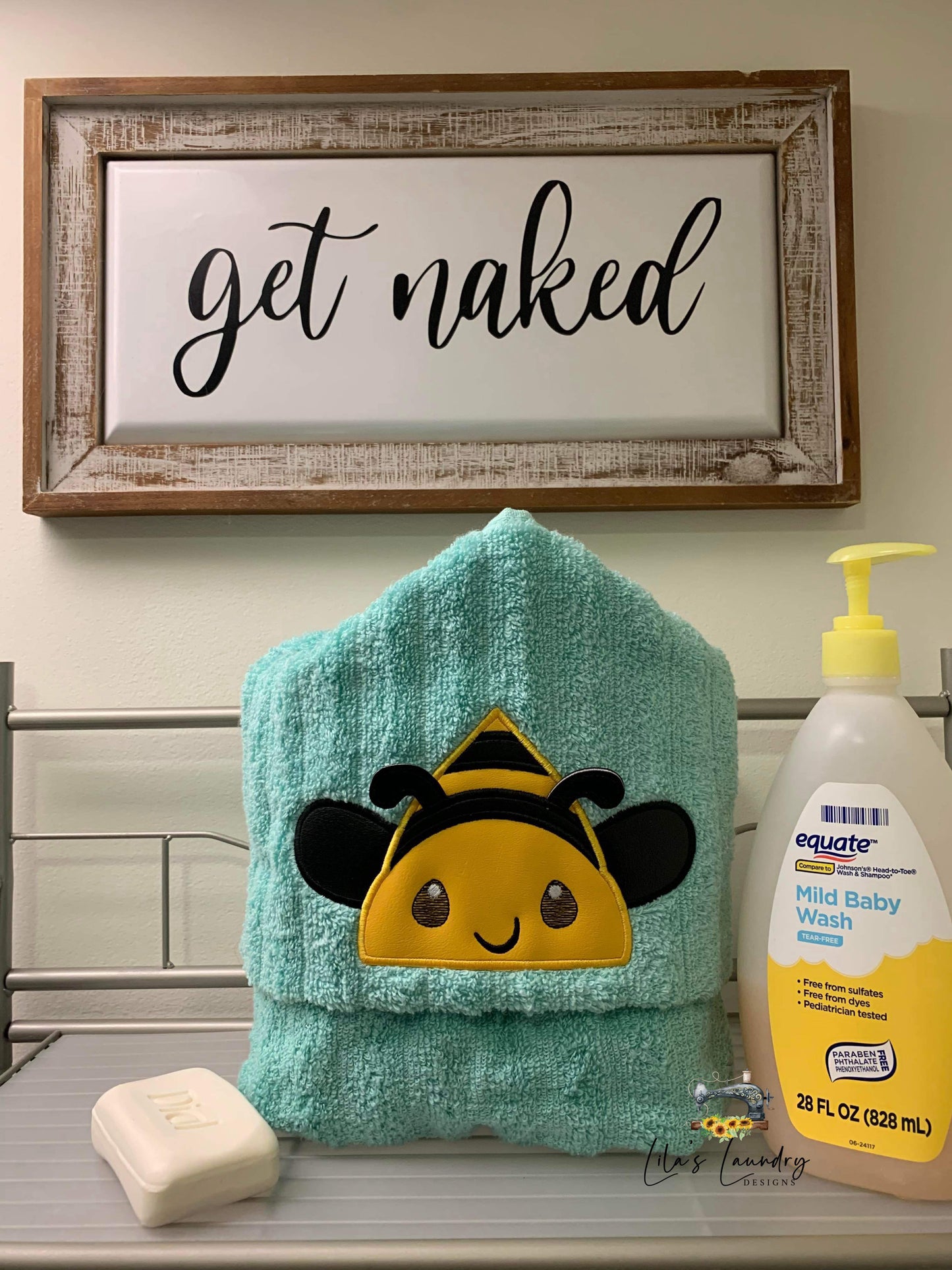 3D Bee Peeker 5x7 - Digital Embroidery Design