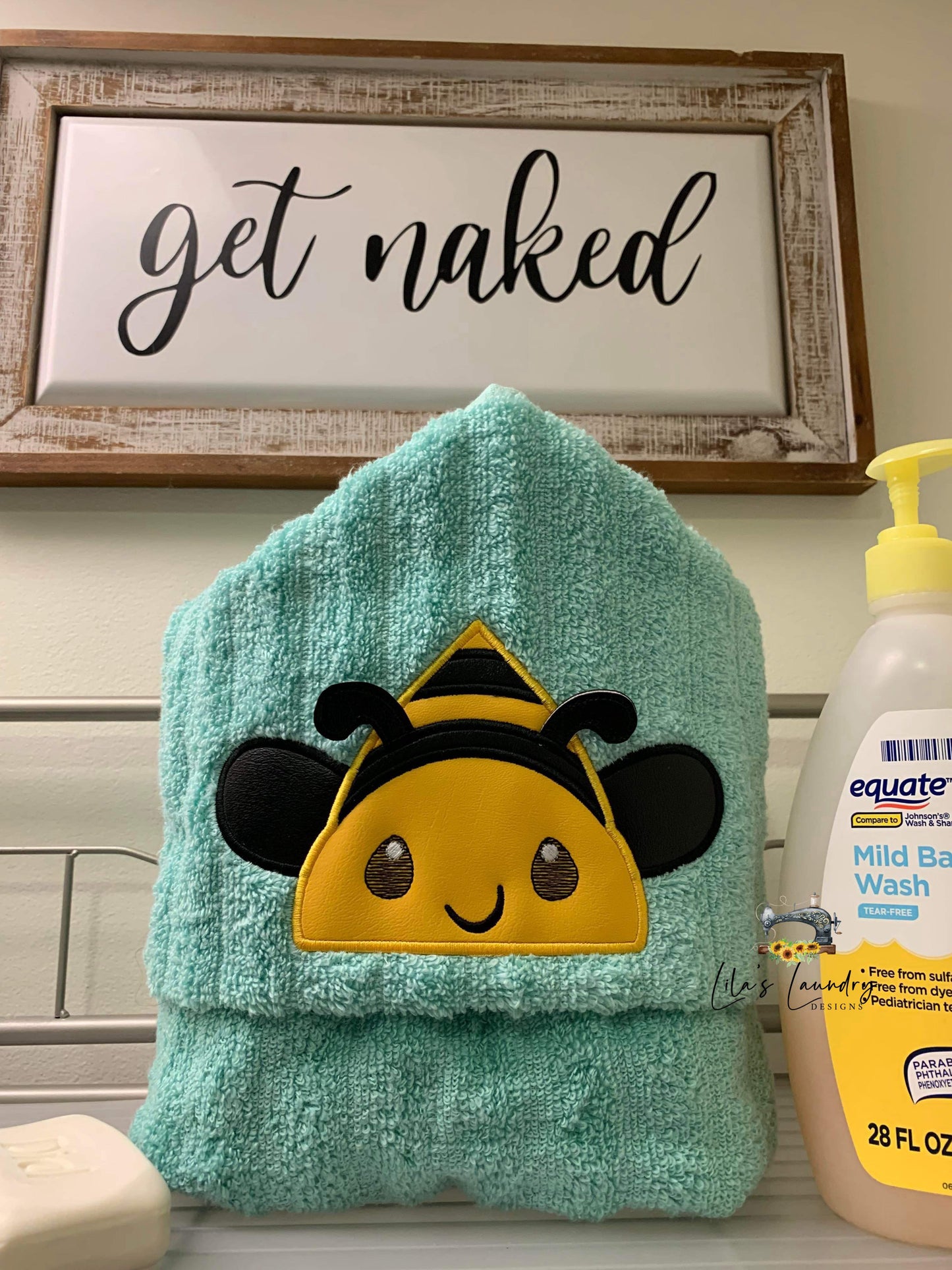 3D Bee Peeker 5x7 - Digital Embroidery Design