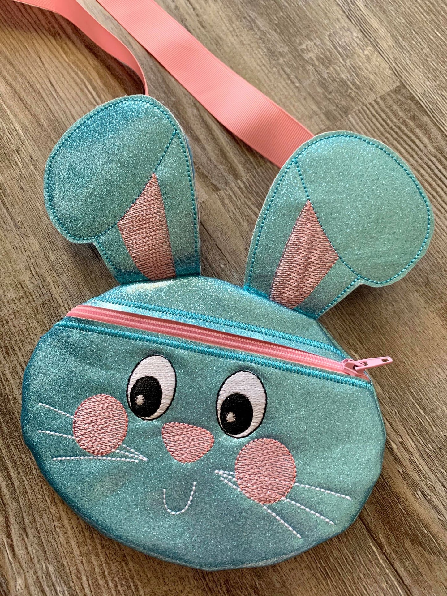 ITH - 3D Bunny Face Zipper Bag 5x7, 6x10, 8x12 - Digital Embroidery Design
