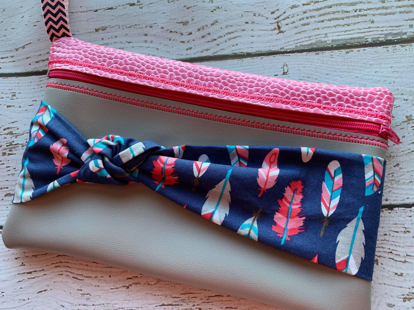 Knotted Bow Zipper Bag - 3 sizes - Digital Embroidery Design
