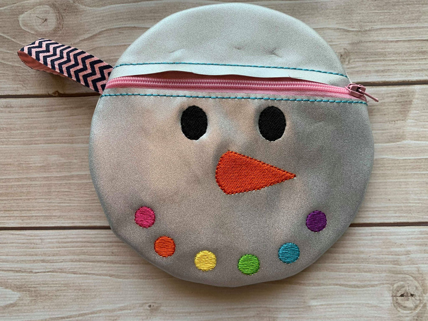 Snowman Face Zipper Bag - 3 sizes - Digital Embroidery Design