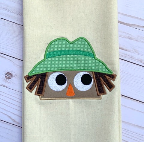 Scarecrow Peeker Applique 5x7 - Digital Embroidery Design