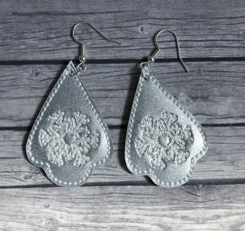 Snowflake Earrings - 3 sizes - Digital Embroidery Design