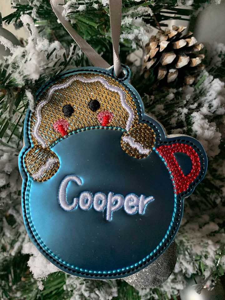 Peeking Gingerbread Ornament - Digital Embroidery Design