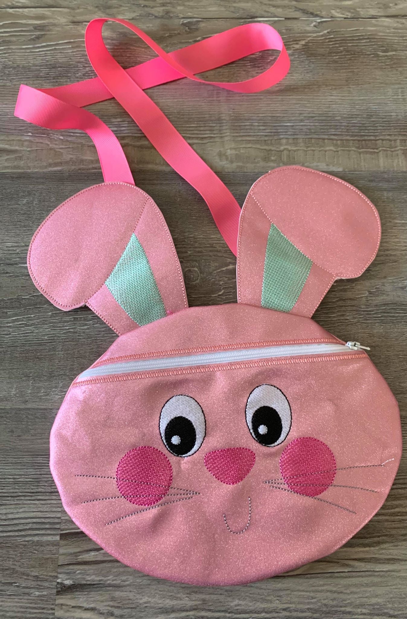 ITH - 3D Bunny Face Zipper Bag 5x7, 6x10, 8x12 - Digital Embroidery Design