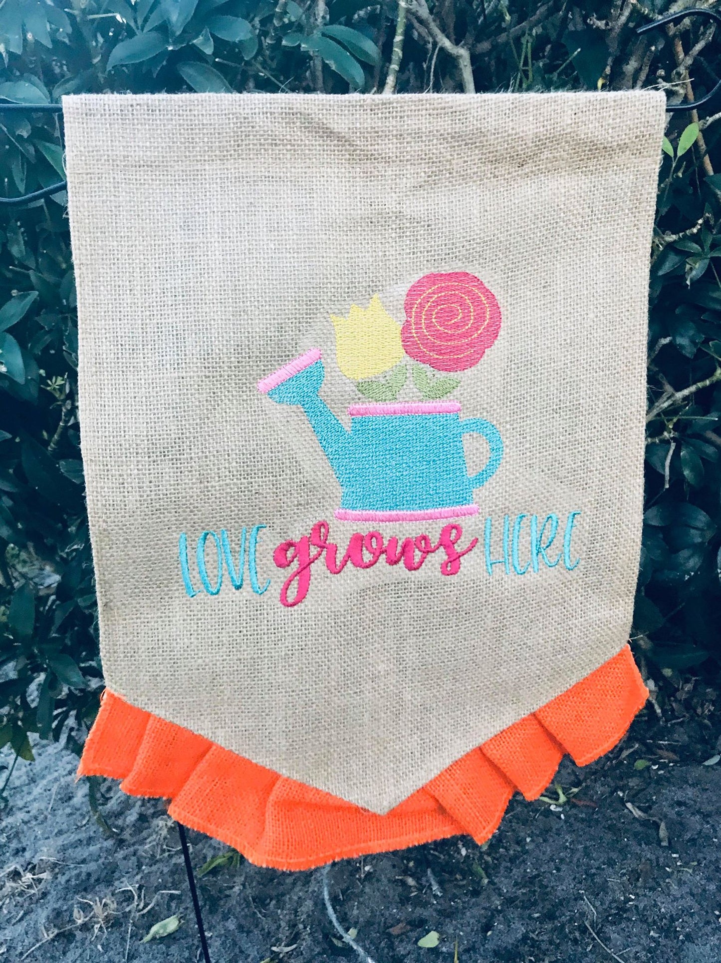 Love Grows Here - 3 Sizes - Digital Embroidery Design