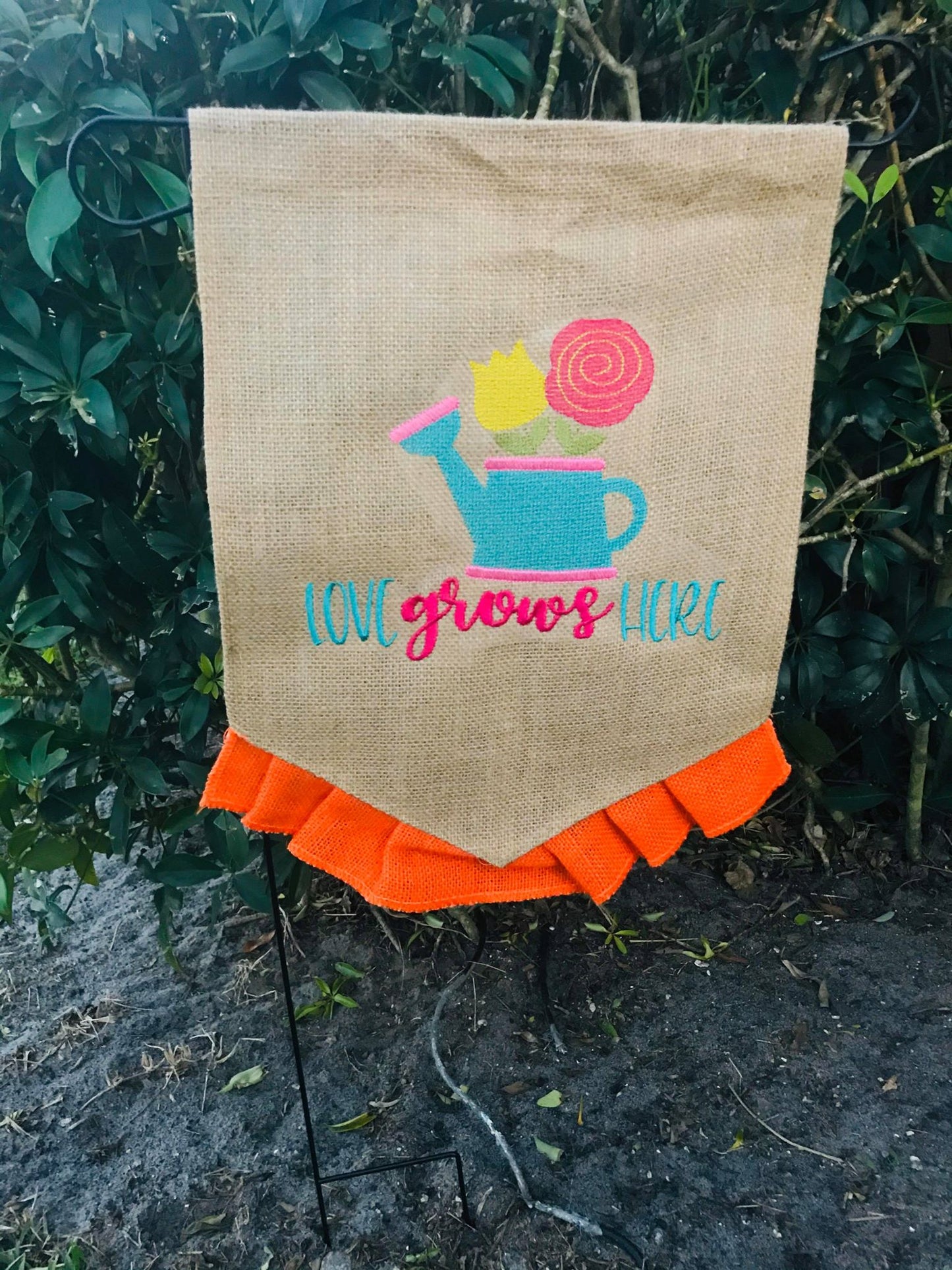 Love Grows Here - 3 Sizes - Digital Embroidery Design