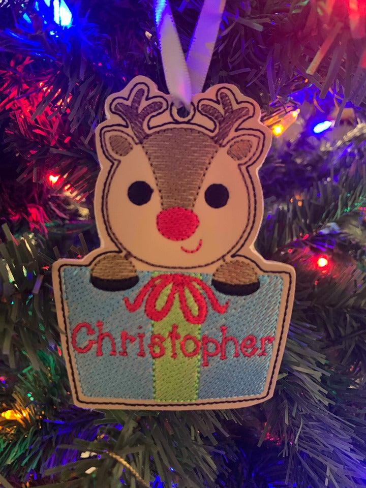 Peeking Ornament Set of 6 - Digital Embroidery Design