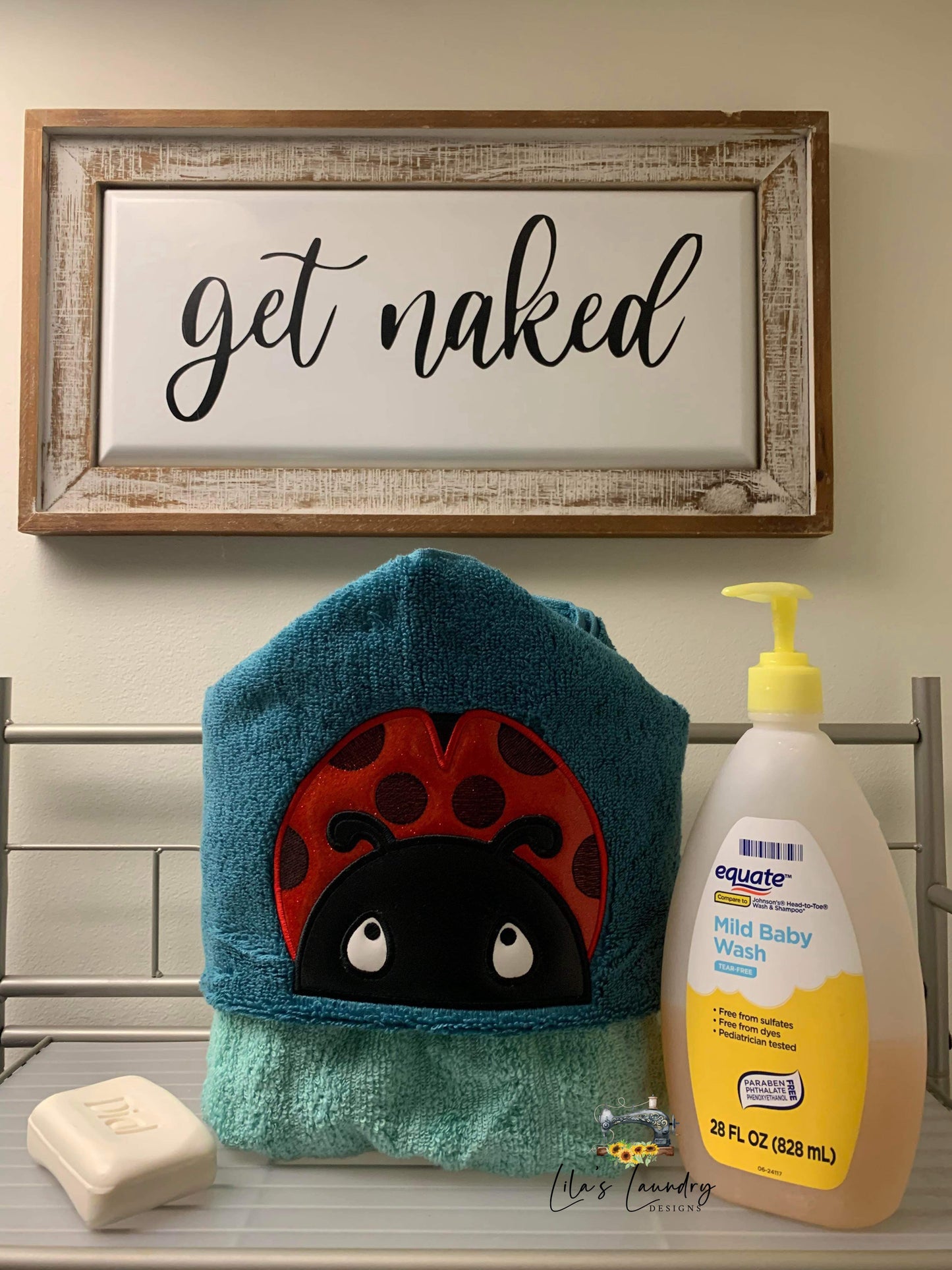 Ladybug Applique Peeker - 5x7 - Digital Embroidery Design